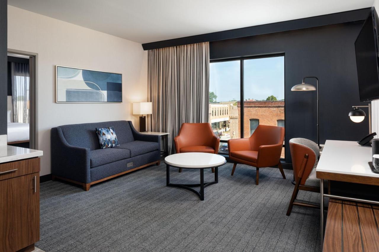 Courtyard By Marriott Downtown Hotel 3*